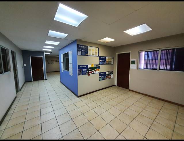 1,800M² WAREHOUSE FOR SALE IN CLEVELAND